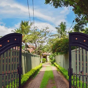 Agasthi Airport Close Bed and breakfast